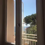 L'aiguade, D'exception A Κασί