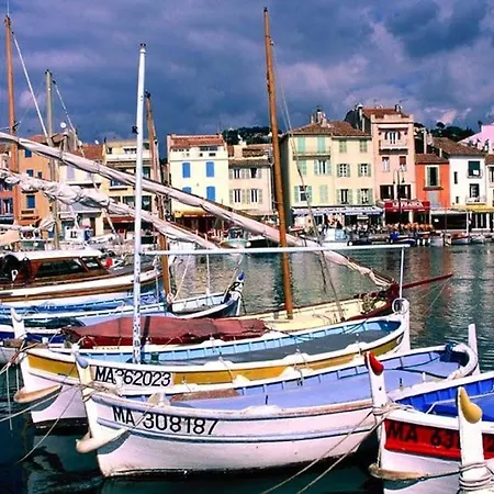 L'aiguade, D'exception A