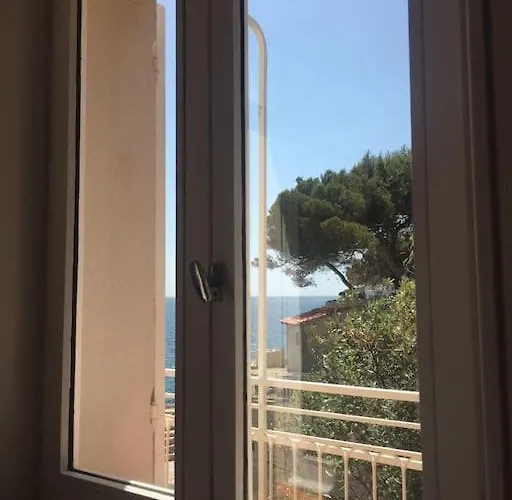 L'aiguade, D'exception A Cassis